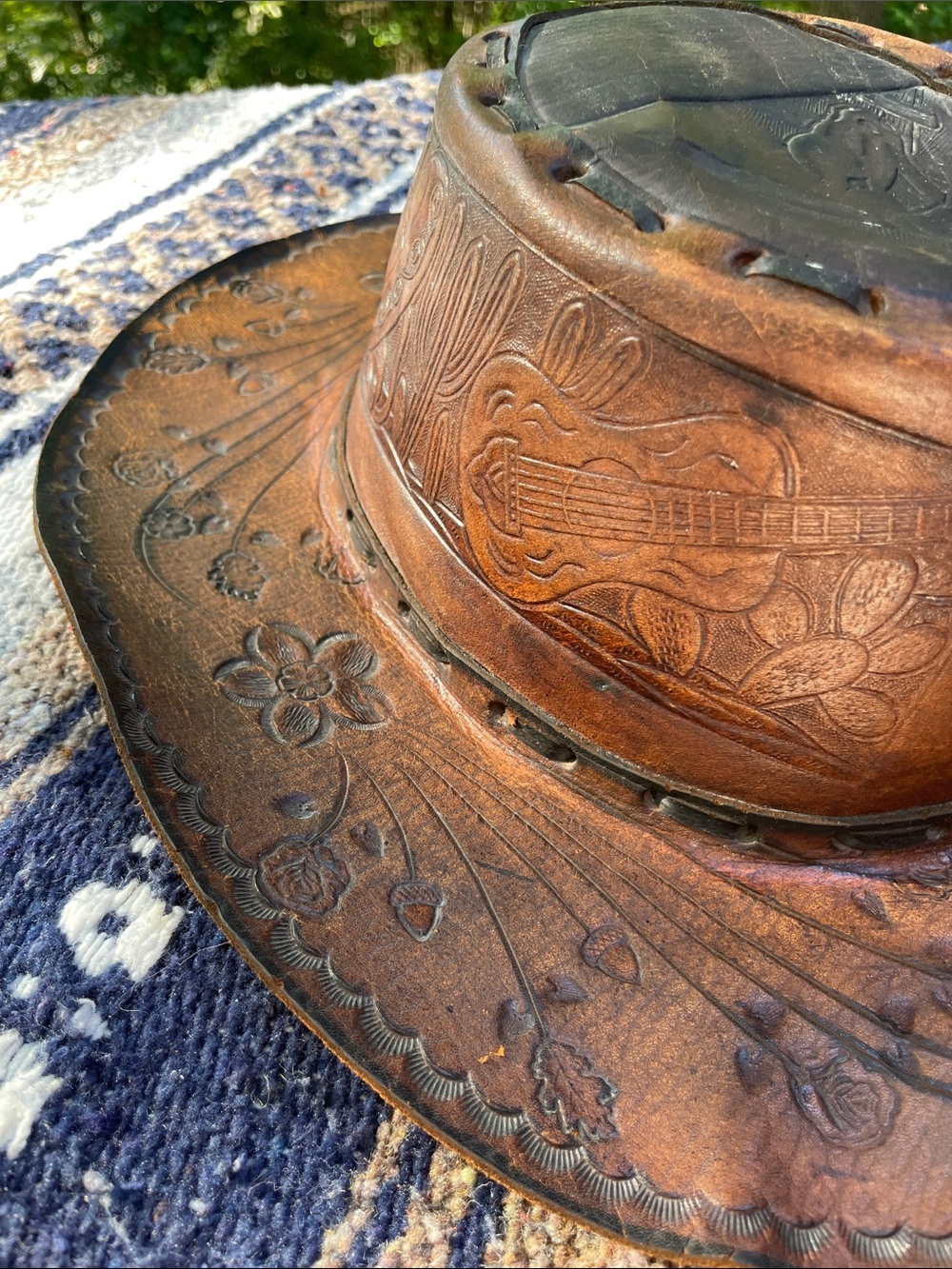 VINTAGE HAND TOOLED EMBOSSED AND STITCHED LEATHER COWBOY HAT - Picture 3 of 15